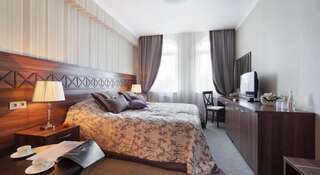 Гостиница Пале Рояль Екатеринбург Стандартный двухместный номер с 1 кроватью или 2 отдельными кроватями-1